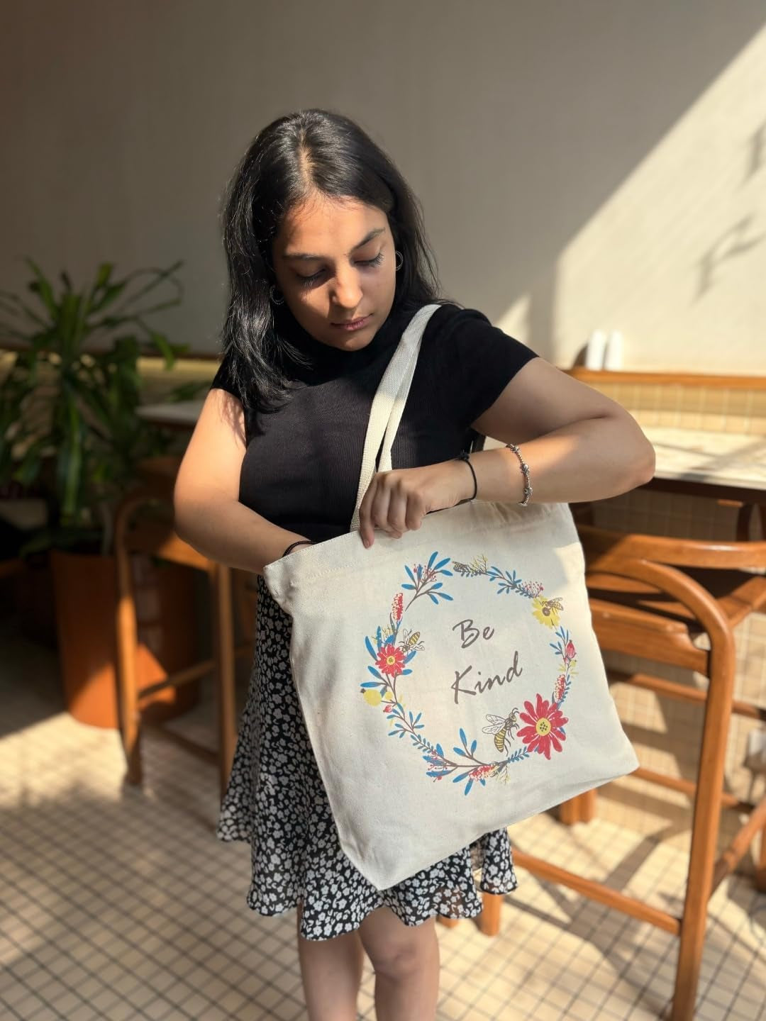 Aesthetic Canvas Tote Bag for Women Large Zipper Tote Bags with Pocket, Womens Tote Bag for Yoga, Work, Beach